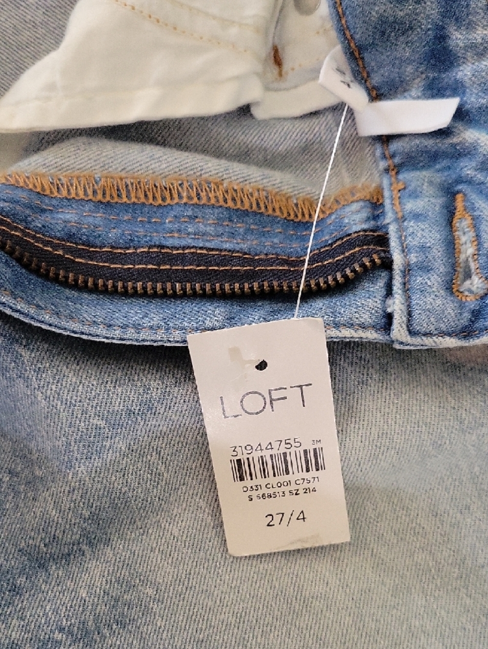 LOFT The CURVY High Waist Boyfriend Jeans, 27/4, Light Wash, Summer - Picture 5 of 10